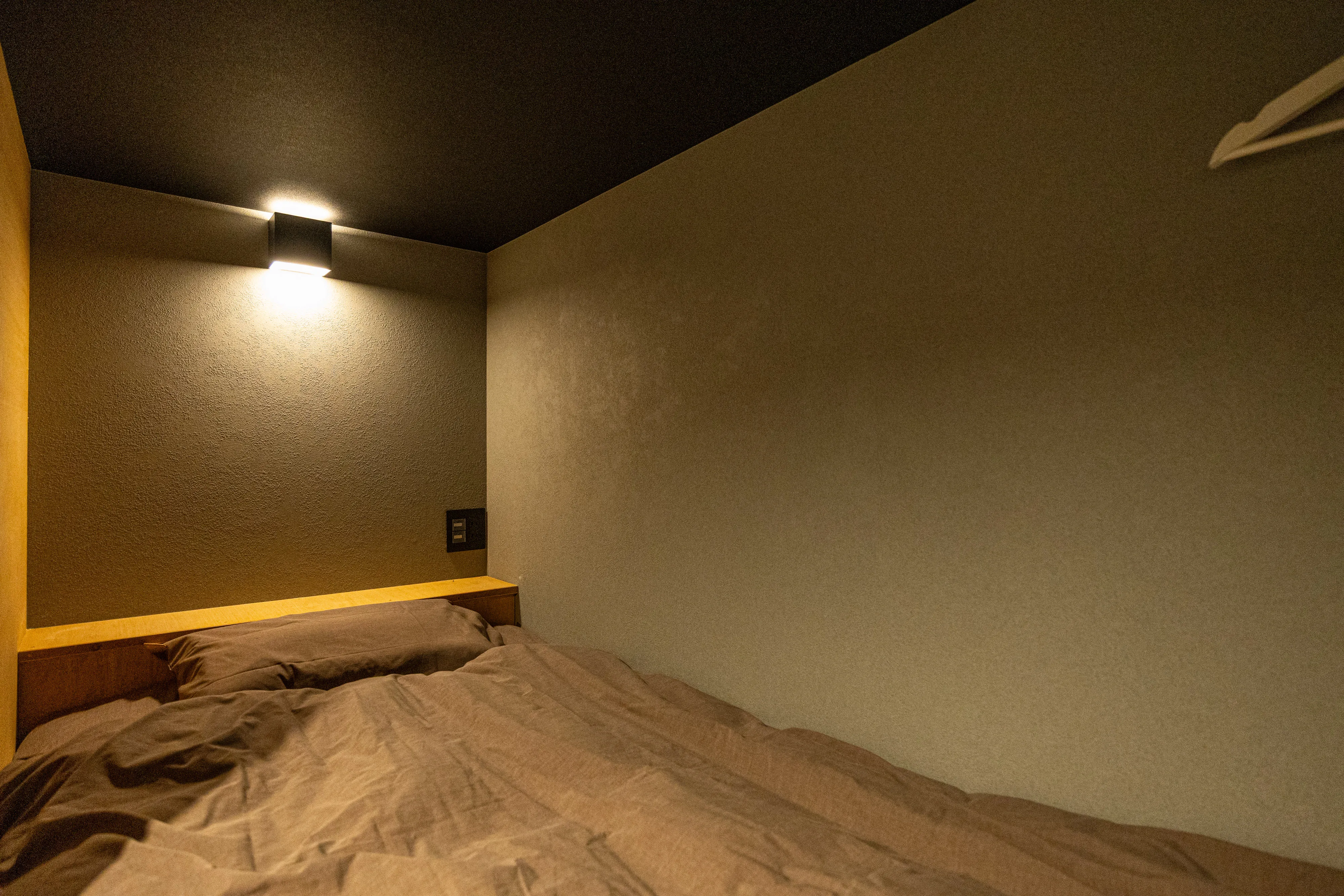 ドミトリー サムネイル1